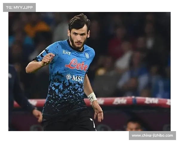 克瓦拉茨赫利亚恢复训练，出战欧冠关键战仍存疑问